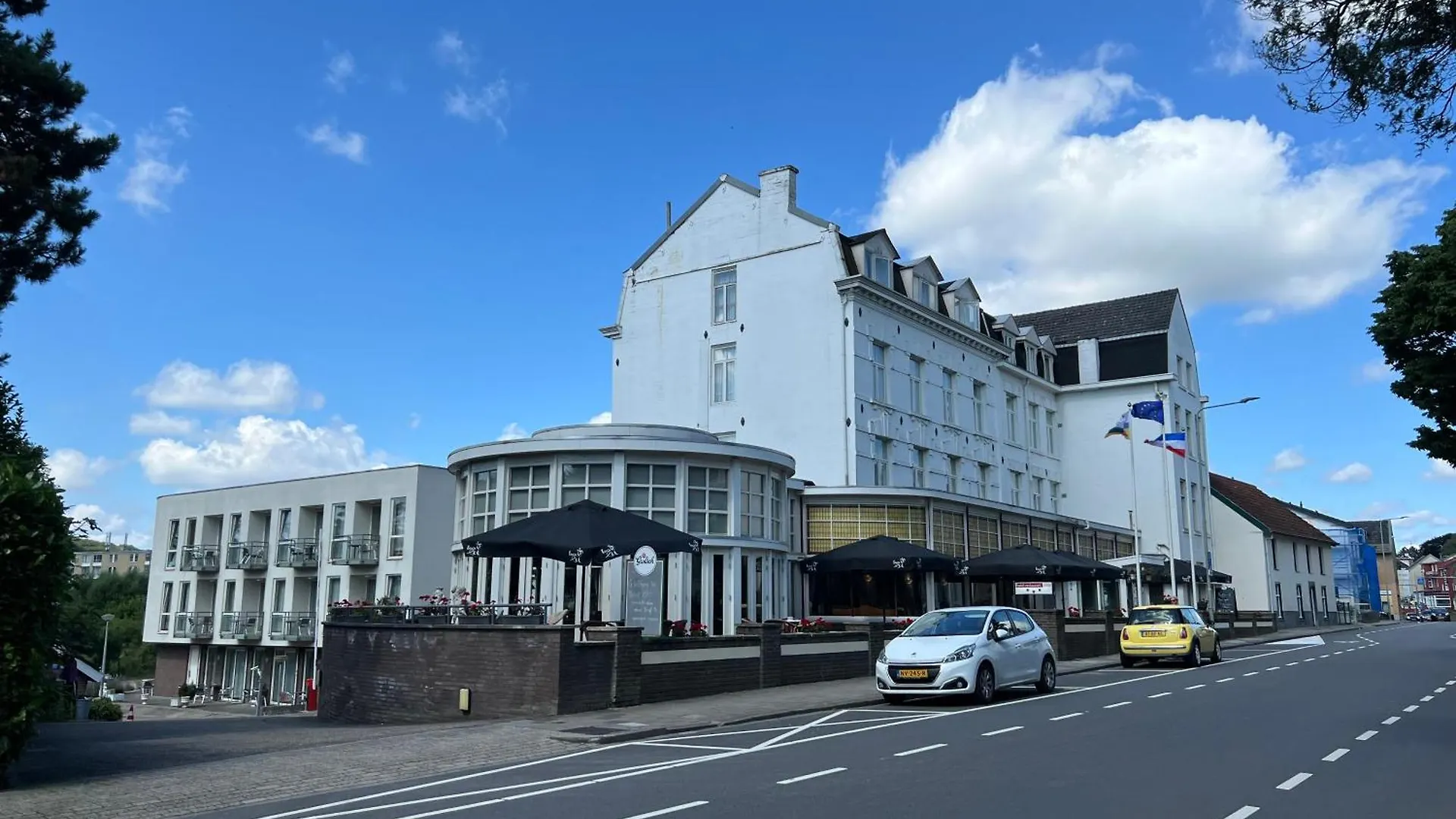 15 Smart Airport Hotels Near Gemeentegrot Valkenburg Worth Booking