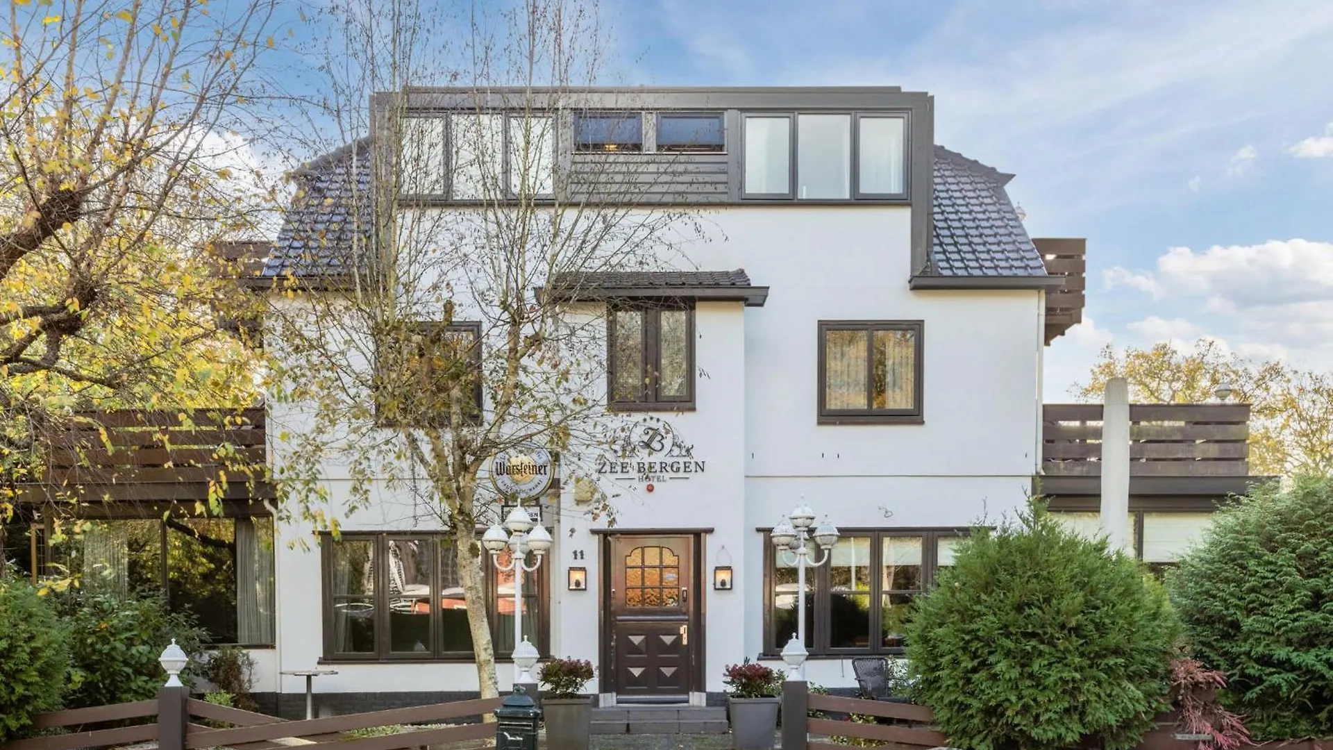 7 Central Hotels Near 't Oude Hof That Deliver on Location