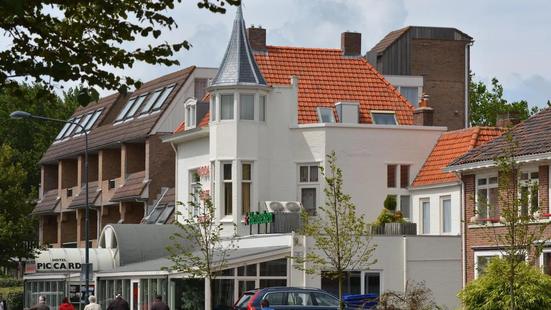 8 Central Hotels Near Abdijtoren de Lange Jan for Zeeland Explorers