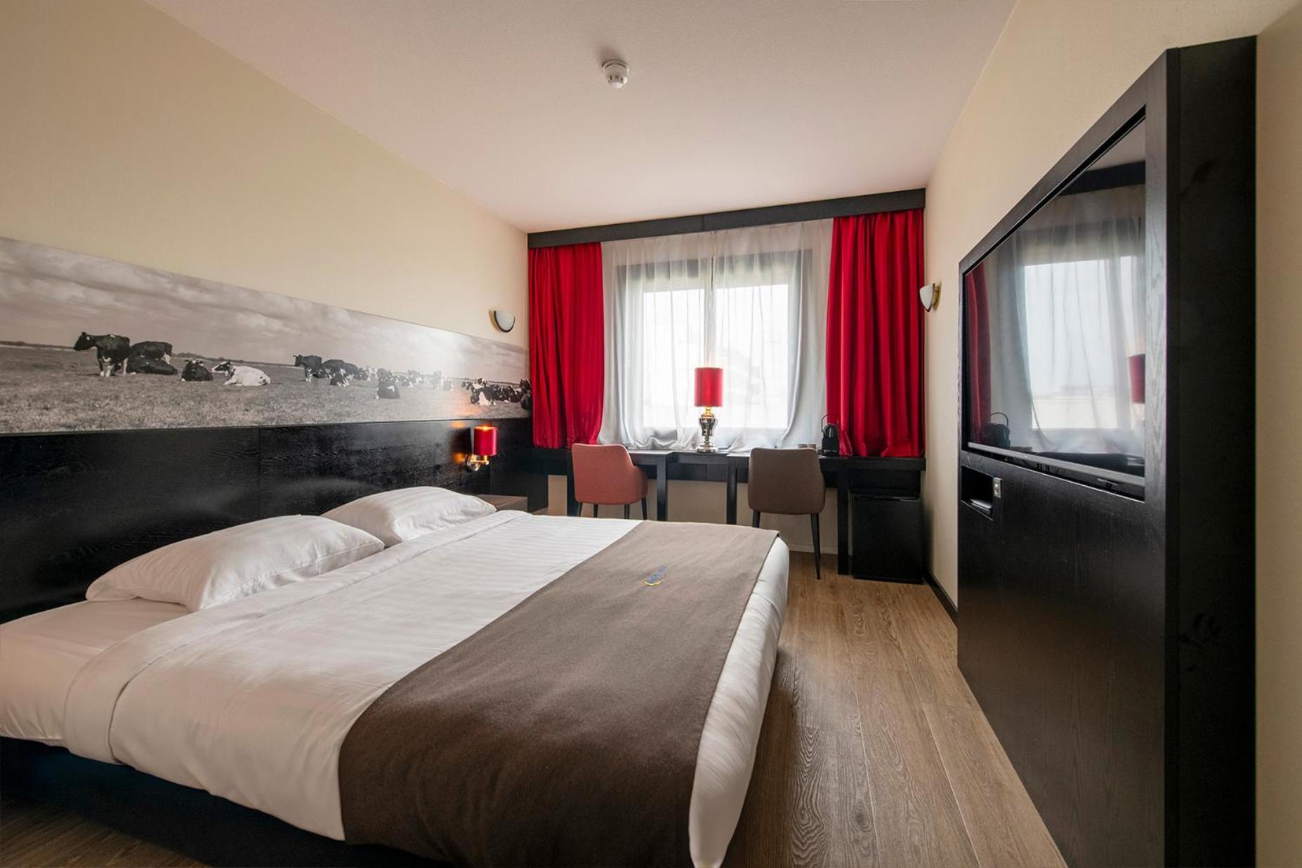 Staying Near De Uithof: 15 Central Hotels Compared