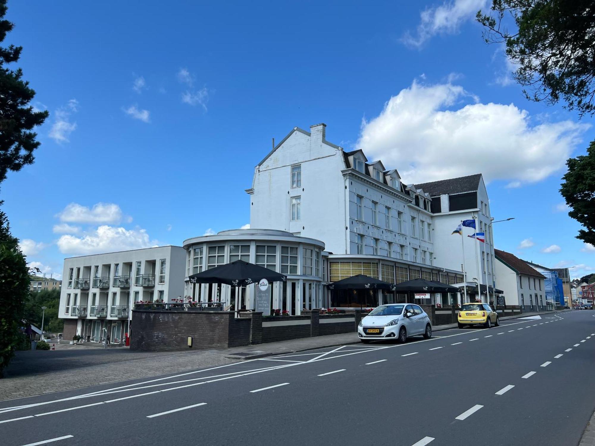 15 Smart Airport Hotels Near Gemeentegrot Valkenburg Worth Booking