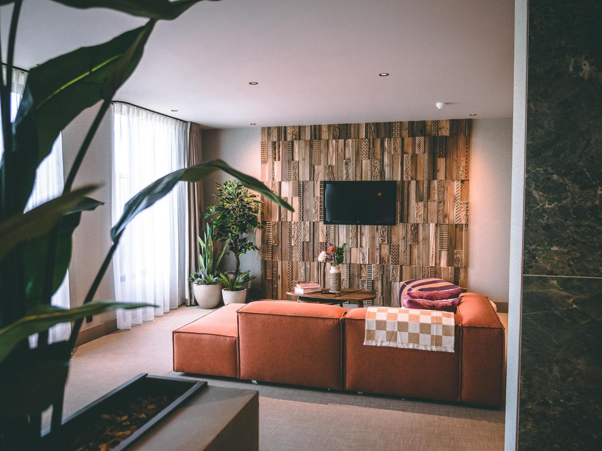 4 Smart Central Hotels Near Bolenstein Worth Booking